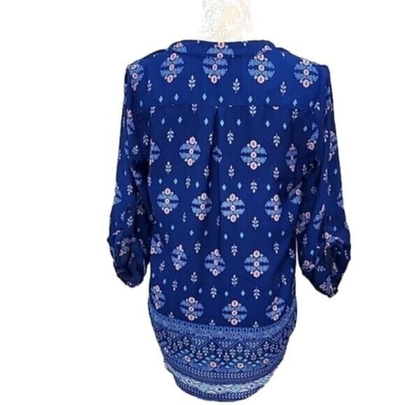 Pink Rose Women's Blue and Pink Floral 3/4 Tab Sleeve V Neck Top, Medium - Picture 3 of 8